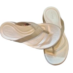Women's Croc Thong flip flops size 7